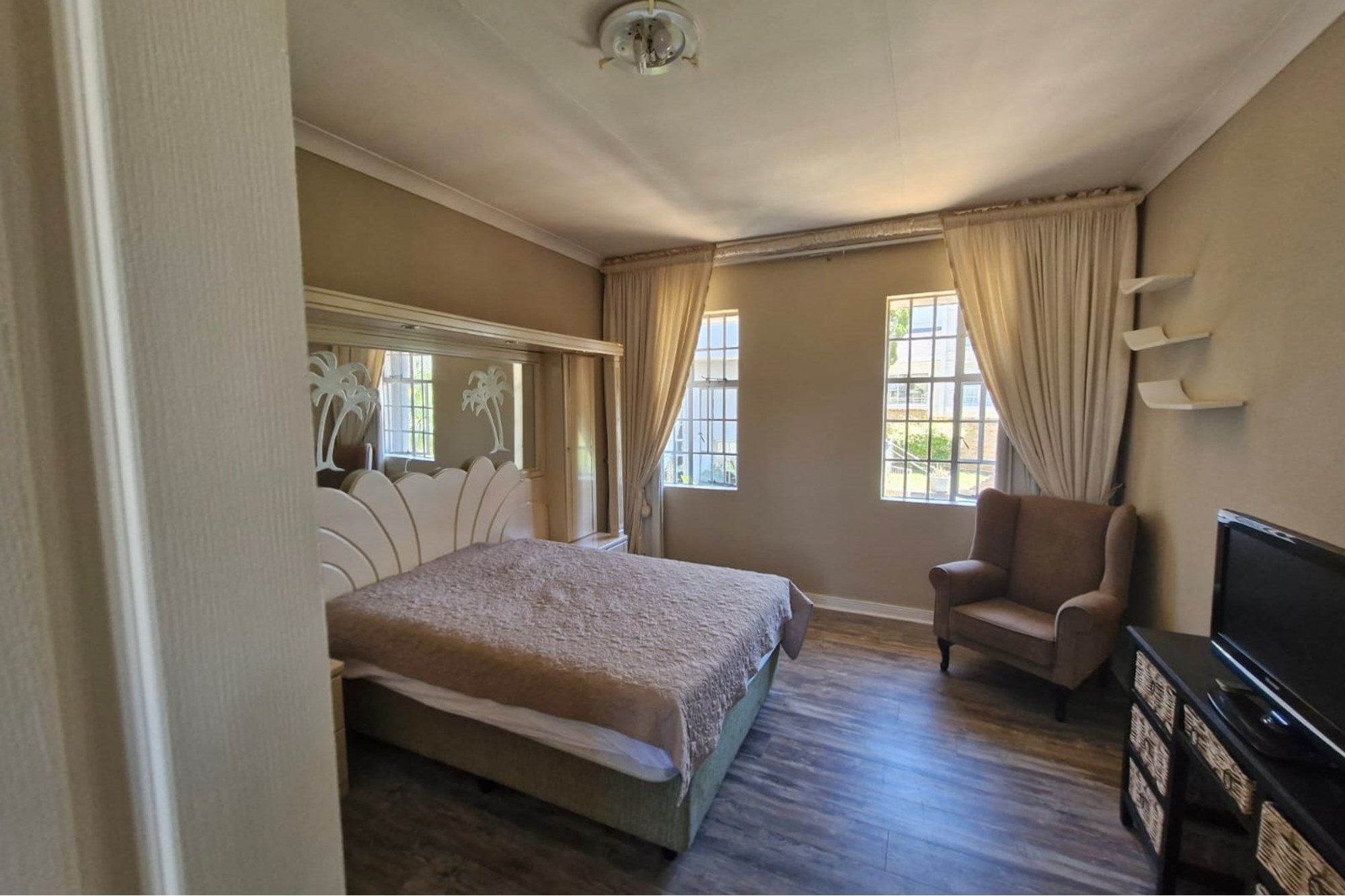 5 Bedroom Property for Sale in Wilkoppies North West